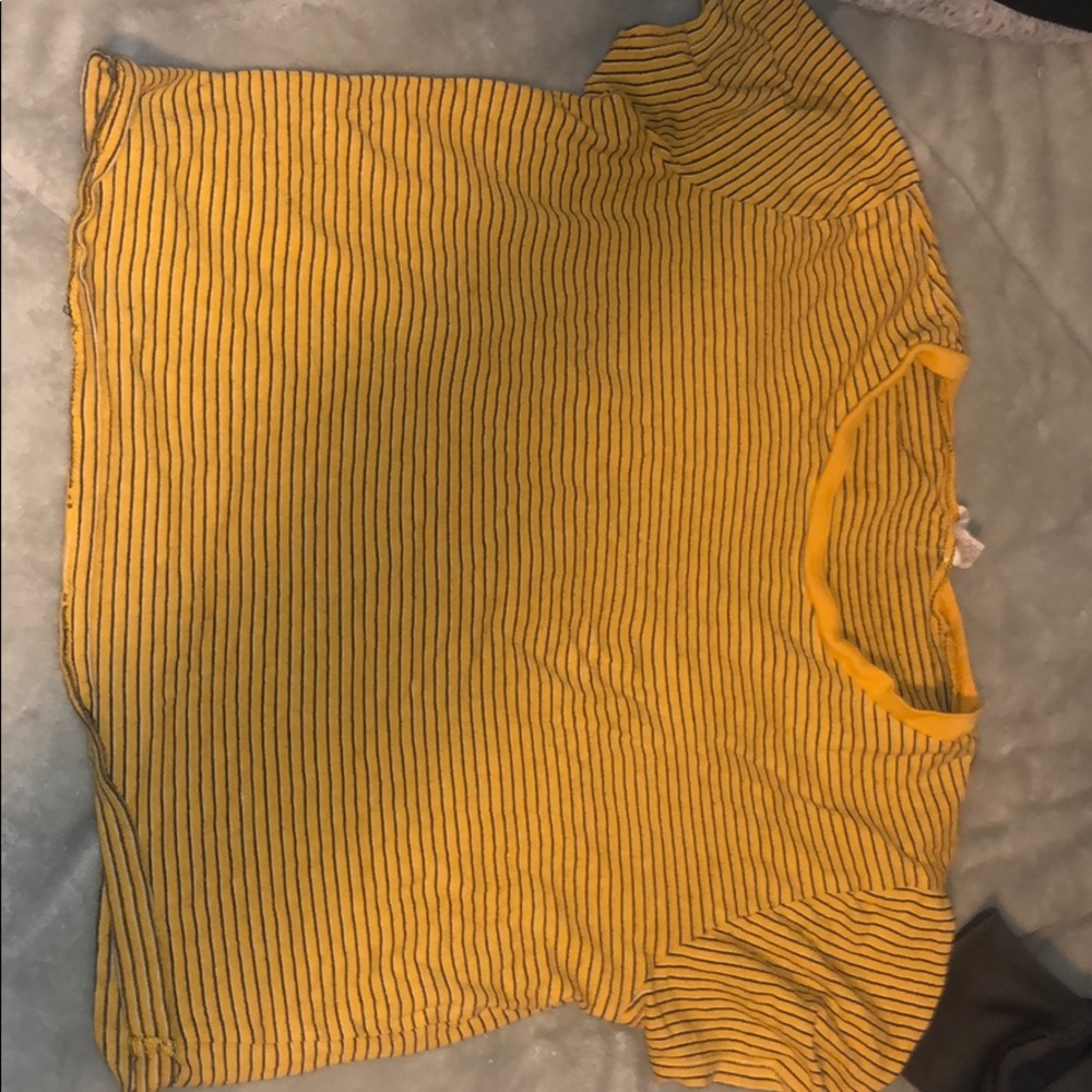 Yellow cropped shirt with black stripes
